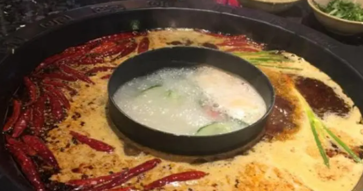 龍之韻火鍋加盟費多少？