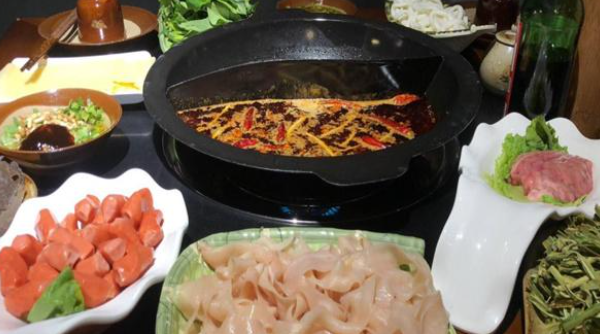 南方花園鴨腸王火鍋加盟多少錢？